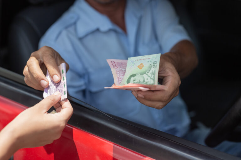 Navigating Currency Exchange in Phuket, Thailand: A Traveler’s Guide